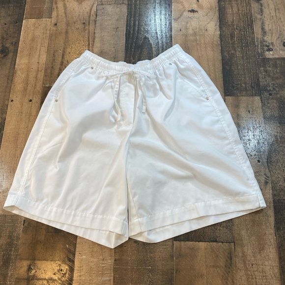 Studio Works Womens White Shorts Sz 10P Pull On Elastic Drawsting Waist Pockets - Picture 1 of 9